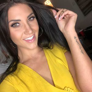 Meet your Posher, Becca